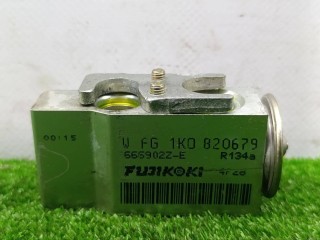 расширительный клапан кондиционера, ориг. номер 1K0820679, Volkswagen Touran 1 поколение 2003-2006