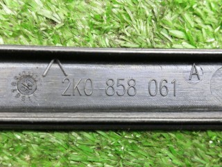 рамка магнитолы, ориг. номер 2K0858061, Volkswagen Caddy 3 поколение 2004-2010