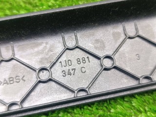 пластик салазок сиденья, ориг. номер 1J0881347C, Volkswagen Golf 3 поколение 1991-2000