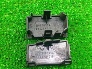 заглушка заднего бампера под крюк, ориг. номер 3B0858180A, 3B0858179, Volkswagen Passat B5 [рестайлинг] 2000-2005