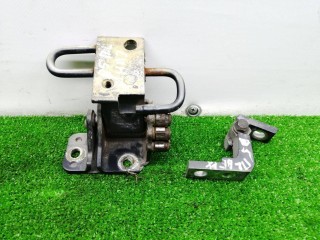 петля двери передней левой, Volkswagen Passat B5 1996-2001