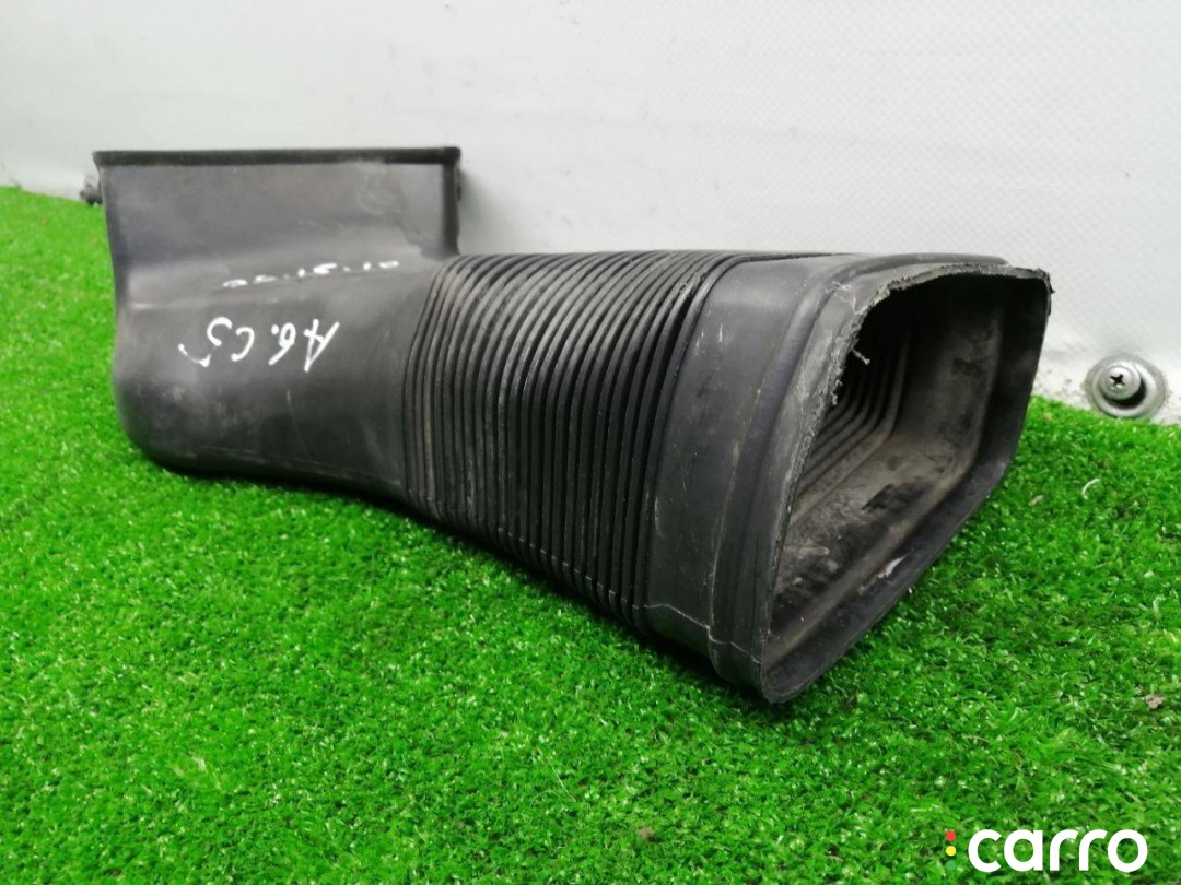 8D0129617E патрубок воздушного фильтра Audi A6 C5 2001г. - фото №4