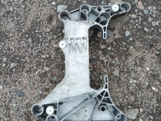 кронштейн коробки (балка кпп), ориг. номер 6861580, BMW 5 G30/G31 2016-2020