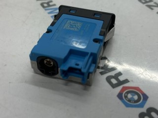 разъем AUX / USB, ориг. номер 8711939, 84108711939, BMW 5 G30/G31 2016-2020