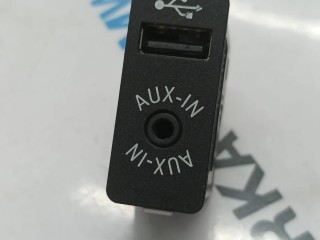 разъем AUX / USB, ориг. номер 9266607, BMW X5 F15 2013-2018