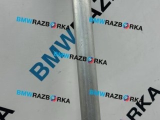 распорная планка телевизора правая верхняя, ориг. номер 7329746, 51617329746, BMW X5 G05 [рестайлинг] 2023-2026