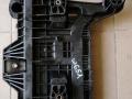 1K0915333 полка аккумулятора передняя Volkswagen Tiguan 1 поколение 2009г. - фото №5