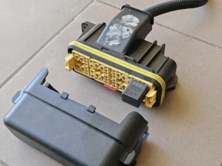 блок предохранителей, ориг. номер 504085256, 69500475, IVECO Daily 4 поколение 2006-2011
