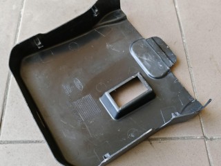 крышка аккумулятора, ориг. номер AM51-10A659-AB, 1731667, Ford Focus 3 поколение 2011-2015