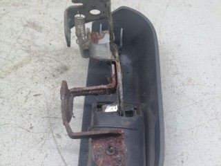 Кнопка открытия лючка топливного бака, Mazda Premacy 1 2001-2005