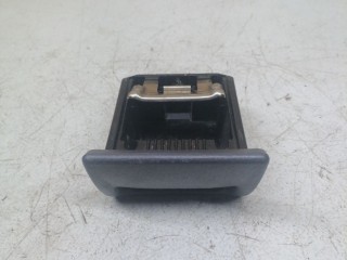 Пепельница, ориг. номер B25G64610, BJ3D64610, Mazda Premacy 1 2001-2005