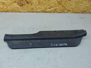 Накладка на порог внутренняя задняя левая, ориг. номер C14568740, Mazda Premacy 1 2001-2005