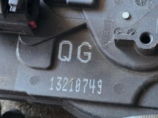 замок двери передней правой, ориг. номер 13210749, Opel Zafira B [рестайлинг] 2008-2014