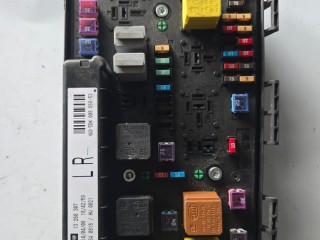 блок предохранителей, ориг. номер 13268307, 5DK00866853, Opel Astra H 2004-2007