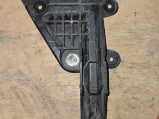крепление переднего бампера правое Audi 80 B4 1991-1996, 8A0807284