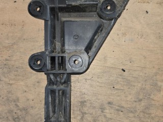 крепление переднего бампера правое Audi 80 B4 1991-1996, 8A0807284