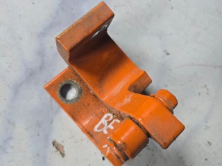 петля двери передней правой Volkswagen Transporter T5 2002-2009