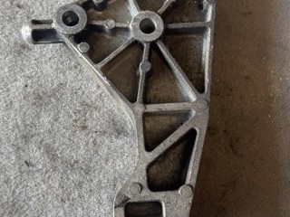 кронштейн двигателя Opel Astra H 2004-2007, 1.4 л