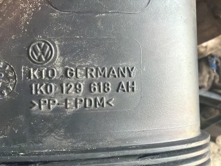 воздухозаборник Volkswagen Passat B5 [рестайлинг] 2000-2005, 2.0 л