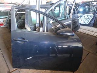 дверь передняя правая Nissan Primera P12 2001-2008