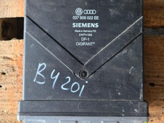 блок управления двигателем Audi 80 B4 1991-1996, 037906022EE