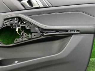 обшивка двери передней правой, ориг. номер 7454714, 51417454714, BMW X5 G05 [рестайлинг] 2023-2026