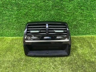 дефлектор обдува салона задний, ориг. номер 9357865, 64229357865, BMW 5 G30/G31 2016-2020