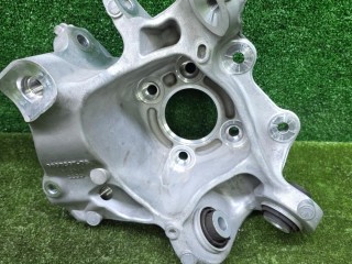 кулак левый, ориг. номер 6898367, BMW 5 G60/G61 2023-2026