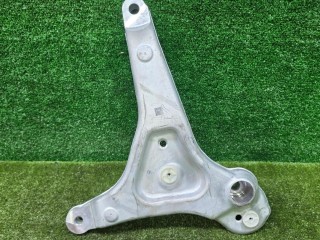 кронштейн балки правый, ориг. номер 6898522, 31106898521, BMW 5 G60/G61 2023-2026