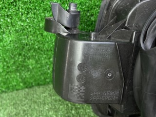 Лючок порта зарядки, ориг. номер 8848544, BMW 5 G60/G61 2023-2026