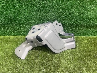 кронштейн крыла левый, ориг. номер 9621189, BMW 5 G60/G61 2023-2026