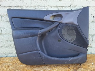 Обшивка двери передней левой Ford Focus 2001-2005