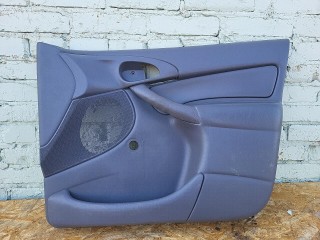 Обшивка двери передней правой Ford Focus 2001-2005