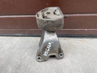 кронштейн КПП Audi A6 1997-2001, 8D0399113AB