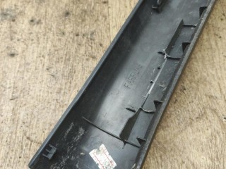 накладка внутренняя на порог передняя правая, ориг. номер 67913-0F010, Toyota Corolla Verso 2 поколение AR10 2004-2007