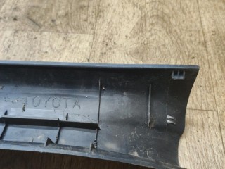 накладка внутренняя на порог передняя правая, ориг. номер 67913-0F010, Toyota Corolla Verso 2 поколение AR10 2004-2007