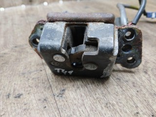 замок багажника, Toyota Corolla Verso 2 поколение AR10 2004-2007
