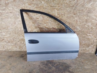 дверь передняя правая, Toyota Avensis 1 поколение T220 1997-2000
