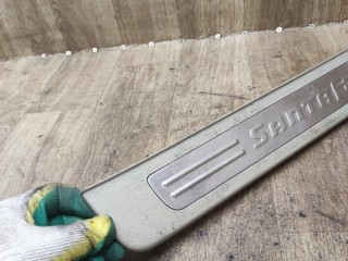 накладка внутренняя на порог передняя левая, ориг. номер 85871-2B000, Hyundai Santa Fe 2 поколение 2005-2010