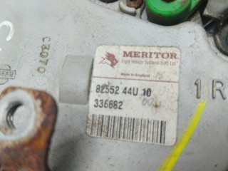 замок двери задней правой, ориг. номер 8255244U10, Nissan Patrol Y61 1997-2010