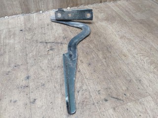 петля капота правая, Nissan Patrol Y61 1997-2010