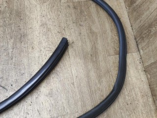 уплотнитель двери передней правой, Toyota Corolla Verso 2 поколение AR10 2004-2007