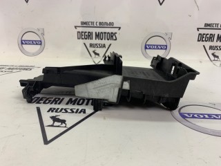 Кронштейн замка двери передний левый, ориг. номер 30784314, Volvo S60 2010-2013