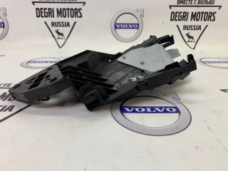 Кронштейн замка двери задний правый, ориг. номер 30784317, Volvo S60 2010-2013