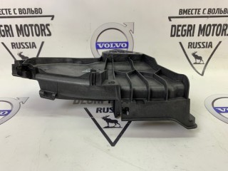 Кронштейн замка двери передний правый, ориг. номер 30784315, Volvo S60 2010-2013