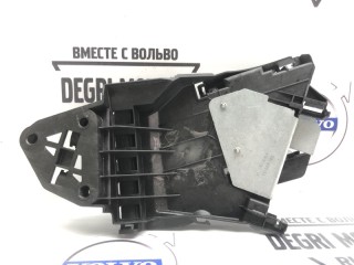 Кронштейн замка двери задний правый, ориг. номер 30784317, Volvo S60 2010-2013