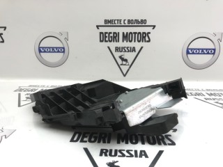 Кронштейн замка двери задний правый, ориг. номер 30784317, Volvo S60 2010-2013
