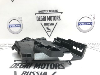 Кронштейн замка двери задний левый, ориг. номер 30784316, Volvo S60 2010-2013