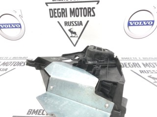 Кронштейн замка двери задний правый, ориг. номер 30753340, Volvo XC60 2008-2013