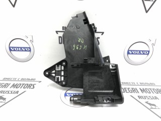 Кронштейн замка двери передний правый, ориг. номер 30784315, Volvo S60 2010-2013